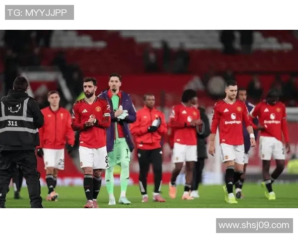 曼联与巴萨激战正酣最终结果揭晓引发球迷热议