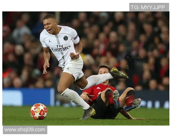 欧冠激战曼联对阵巴黎精彩比分揭晓赛后分析与回顾 欧冠激战曼联对阵巴黎精彩比分揭晓赛后分析与回顾