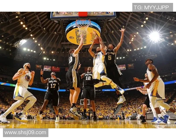 湖人队与热火队2018年11月19日精彩对决回顾与赛后分析